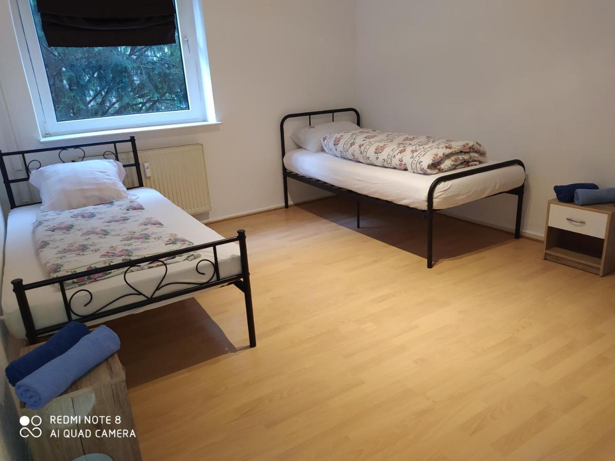 Misha,S Hostel Duisburg Buitenkant foto